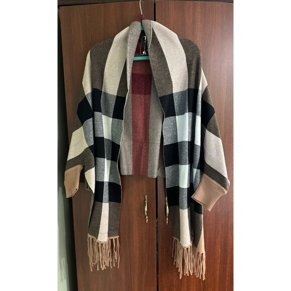 Shawl/Scarf /Cover up/Poncho with sleeves - Picture 1 of 3